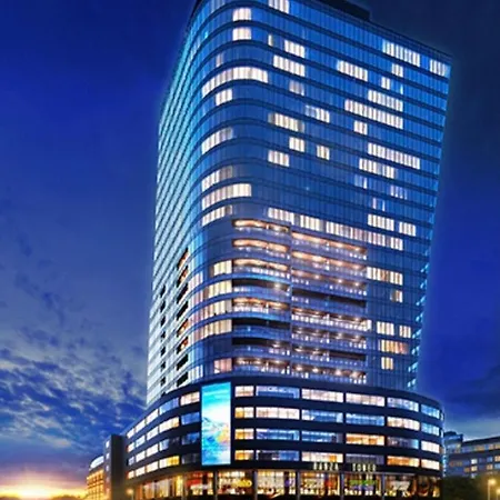 Appartement Hanza Tower Sky Pool & Jacuzzi & Sauna
